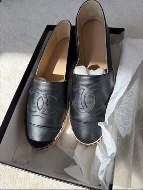 CHANEL Black Leather CC Logo Espadrille Flats